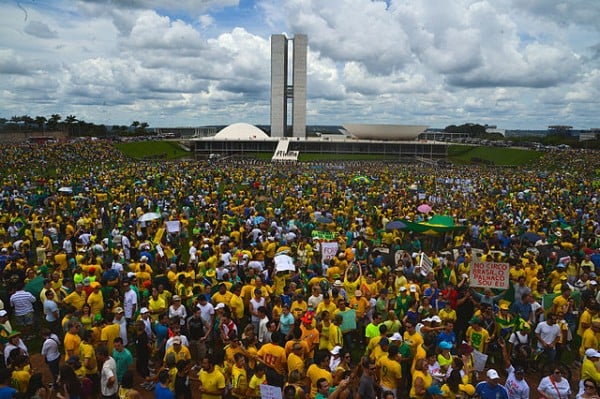 Brasília_protest_-_Brazil_15_March_2015