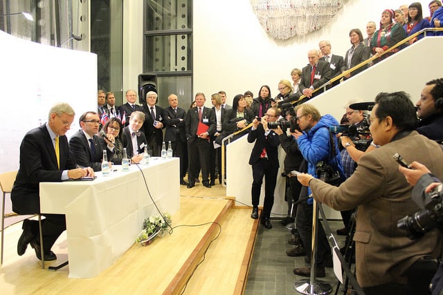 Arctic state ministers signing the agreement to create the permanent secretariat in Tromsø, Jan. 2013. (c) Arctic Council