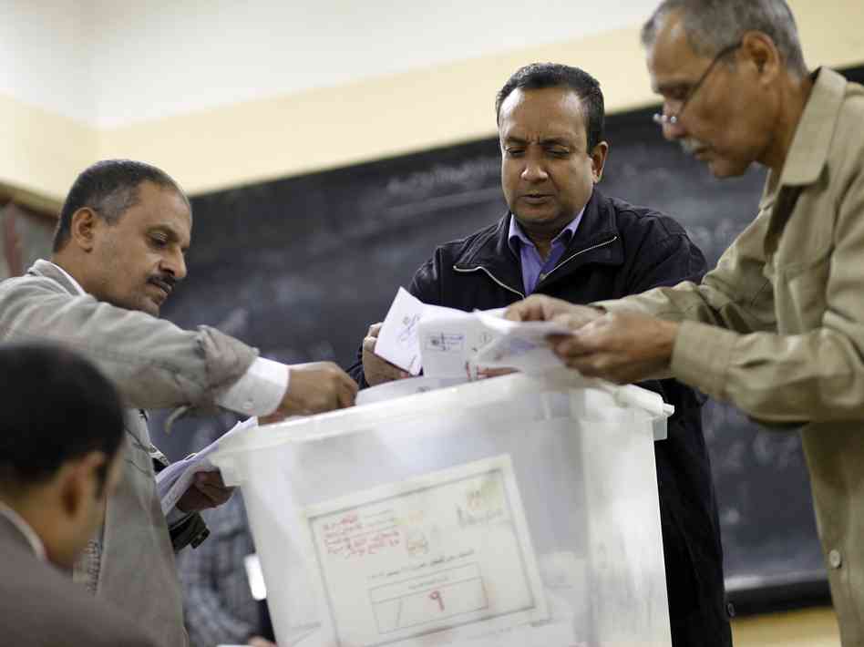 Fraud allegations hang over Egypt's constitution vote 