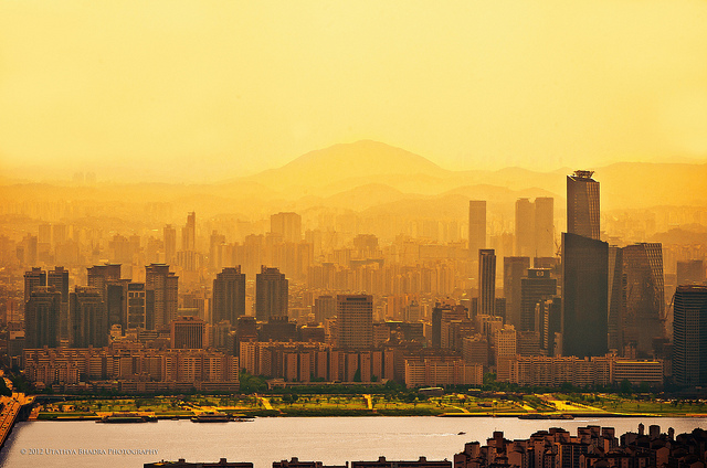 The Seoul skyline at sunrise (Photo: utathya bhadra via Flickr).