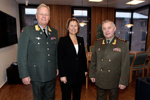 Fishing disputes don’t hamper historic meeting between Norwegian and Russian defense chiefs