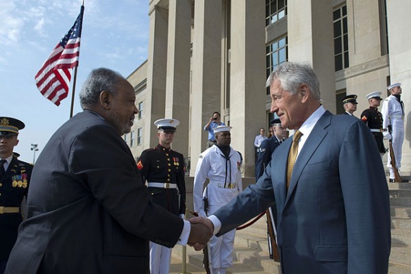 U.S._Defense_Secretary_Chuck_Hagel,_right,_greets_Djiboutian_President_Ismail_Omar_Guelleh_before_an_honor_cordon_at_the_Pentagon,_May_7,_2014_140507-D-BBW835-005a