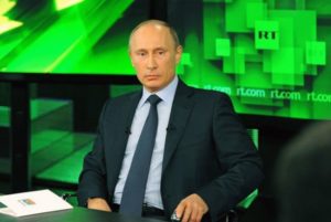 Russian independent media takes on Putin “in exile”