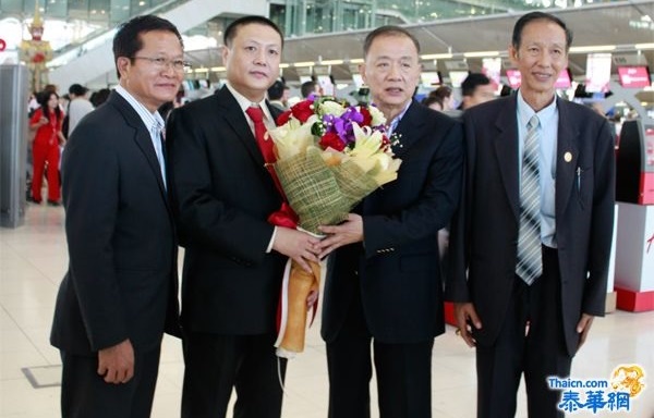 Wu Binglin (2nd from left) with Wang Zhimin (3rd from left; ThaiCN)