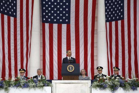President Barack Obama makes remarks during Memorial Day observances at Arlington National Cemetery in Arlington, Virginia, May 27, 2013.  REUTERS/Jonathan Ernst