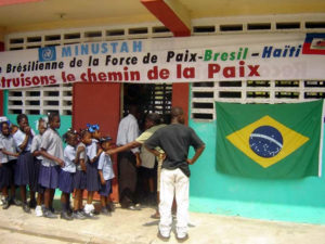 forca-de-paz-haiti-escola