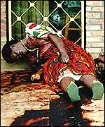 French court releases Rwandan genocide suspects.