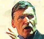 Romeo Dallaire testifies in Rwandan war crimes trial.