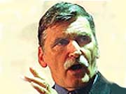 Romeo Dallaire testifies in Rwandan war crimes trial.