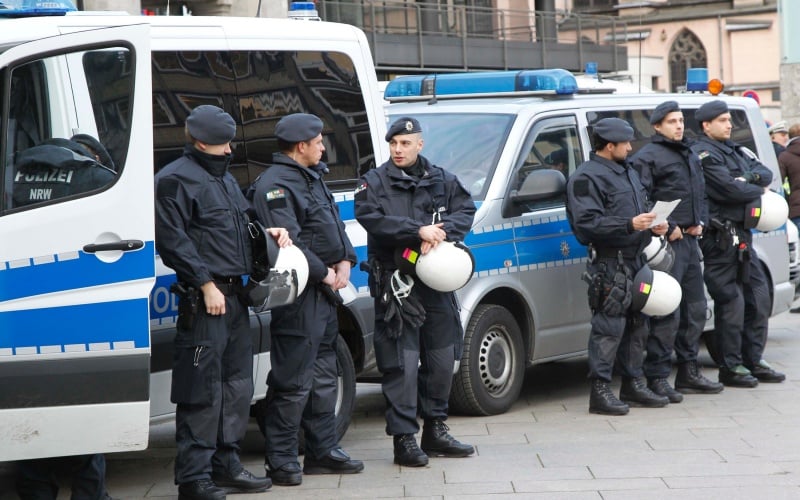 polizisten-800x500_c