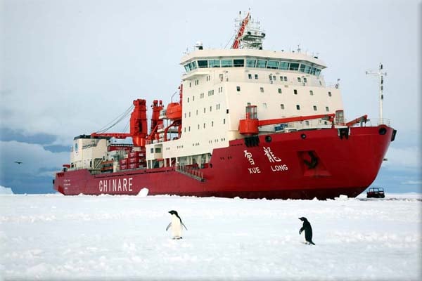 China's Xue Long icebreaker embarks on Arctic expedition